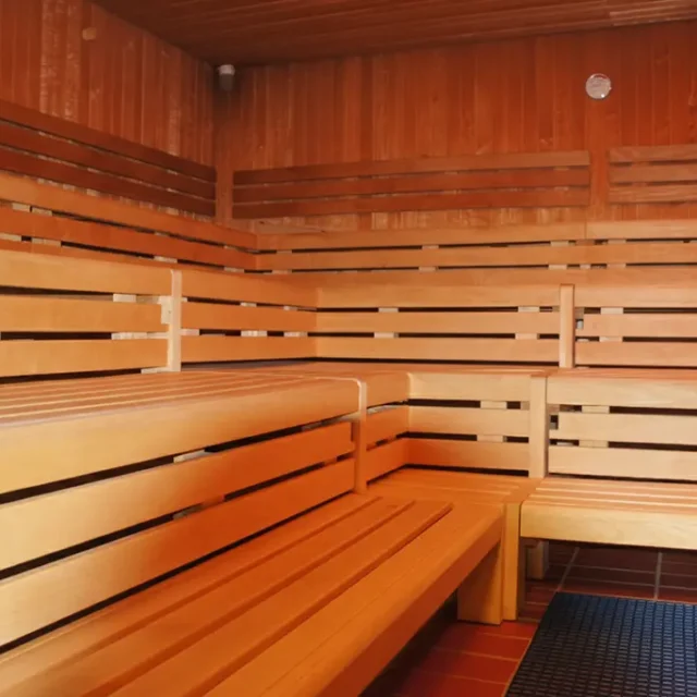 Innansicht einer Holzsauna